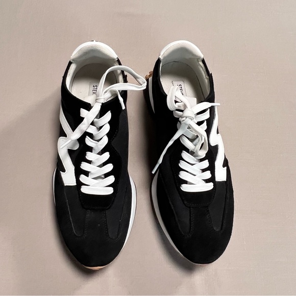 Steve Madden CAMPO Retro Sneakers Black & White – Women’s 11M - Picture 6 of 14